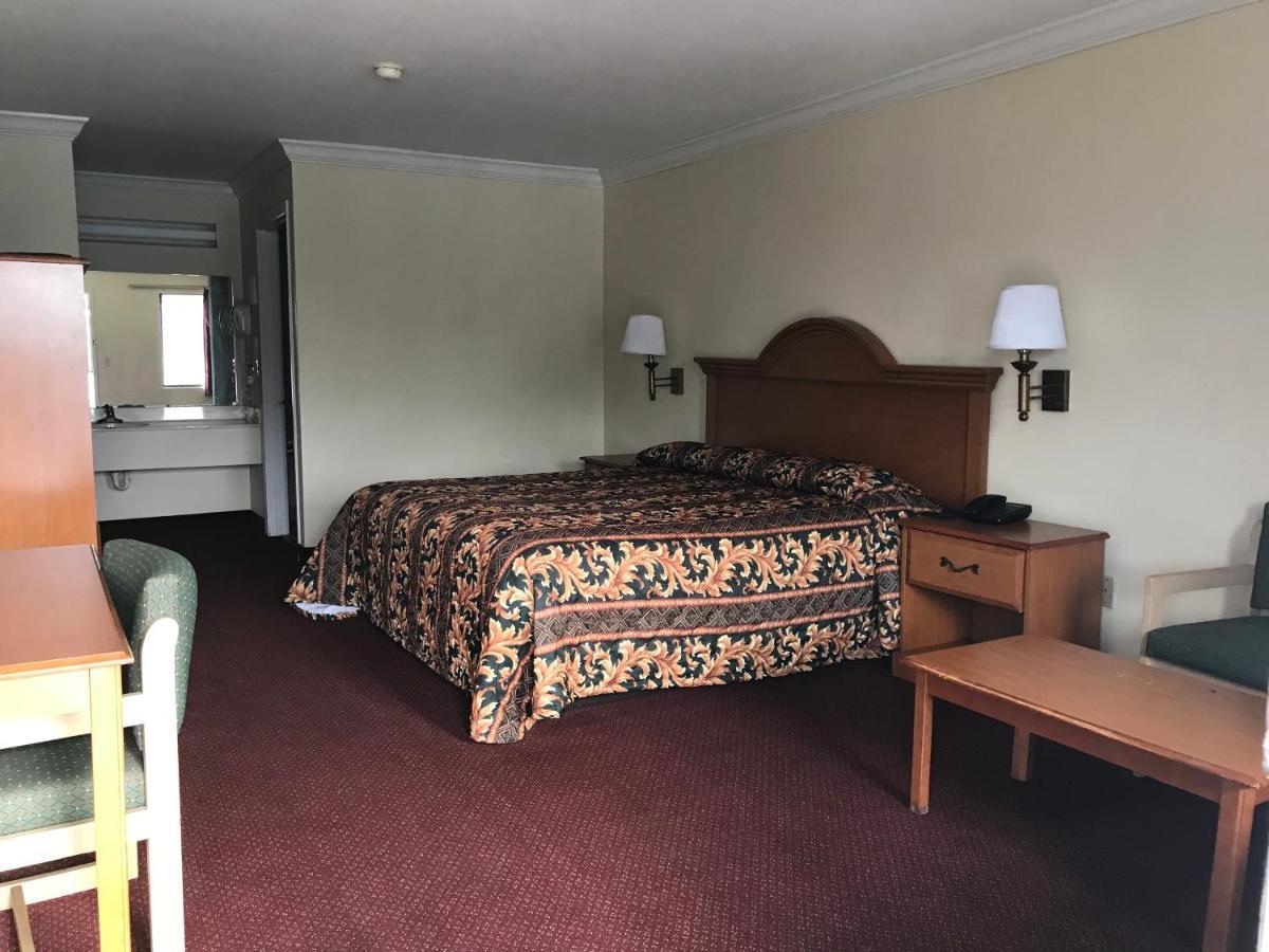 Bayfront Inn Biloxi Buitenkant foto